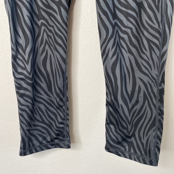 inner spirit animal print crop leggings Large - Picture 2 of 11